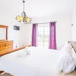 Glória Villa *