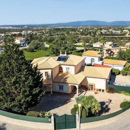 Gloria * Καρβοέιρο