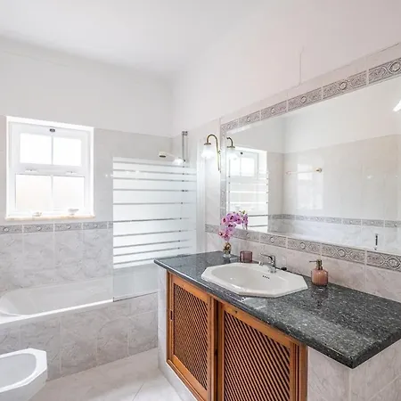 ヴィラ Gloria カルヴォエイロ