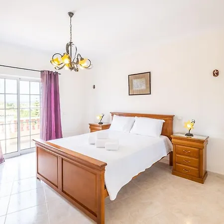 Gloria Καρβοέιρο